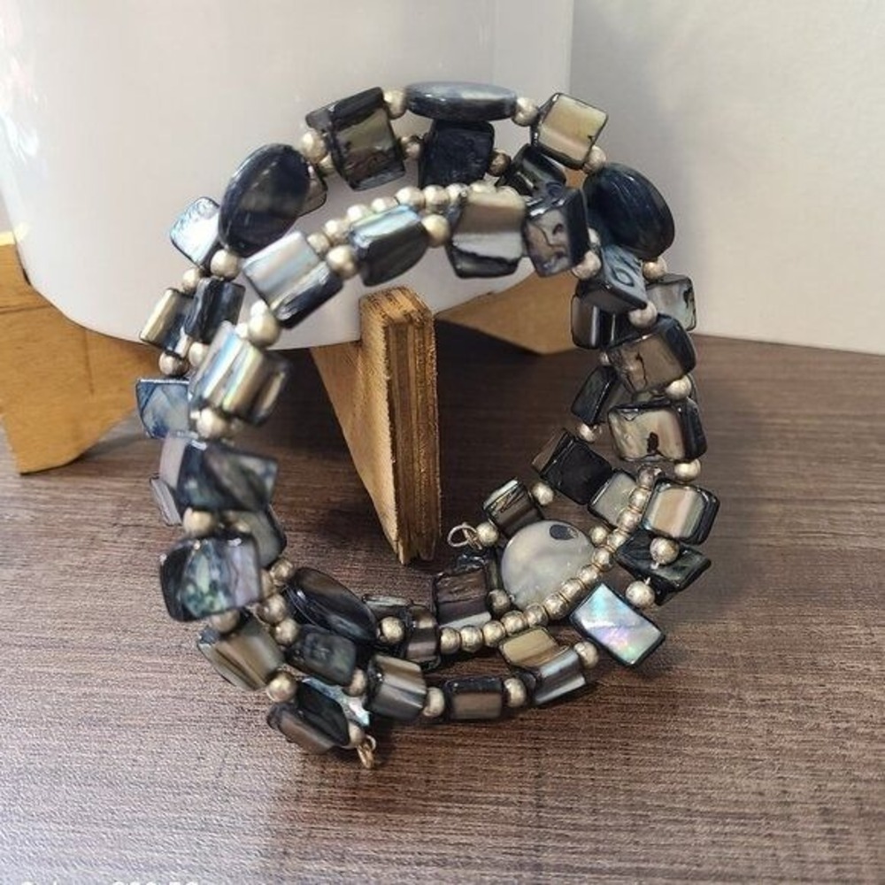 Womens Black‎ Mother of Pearl Shell Memory Wire Wrap Bracelet Iridescent Silver